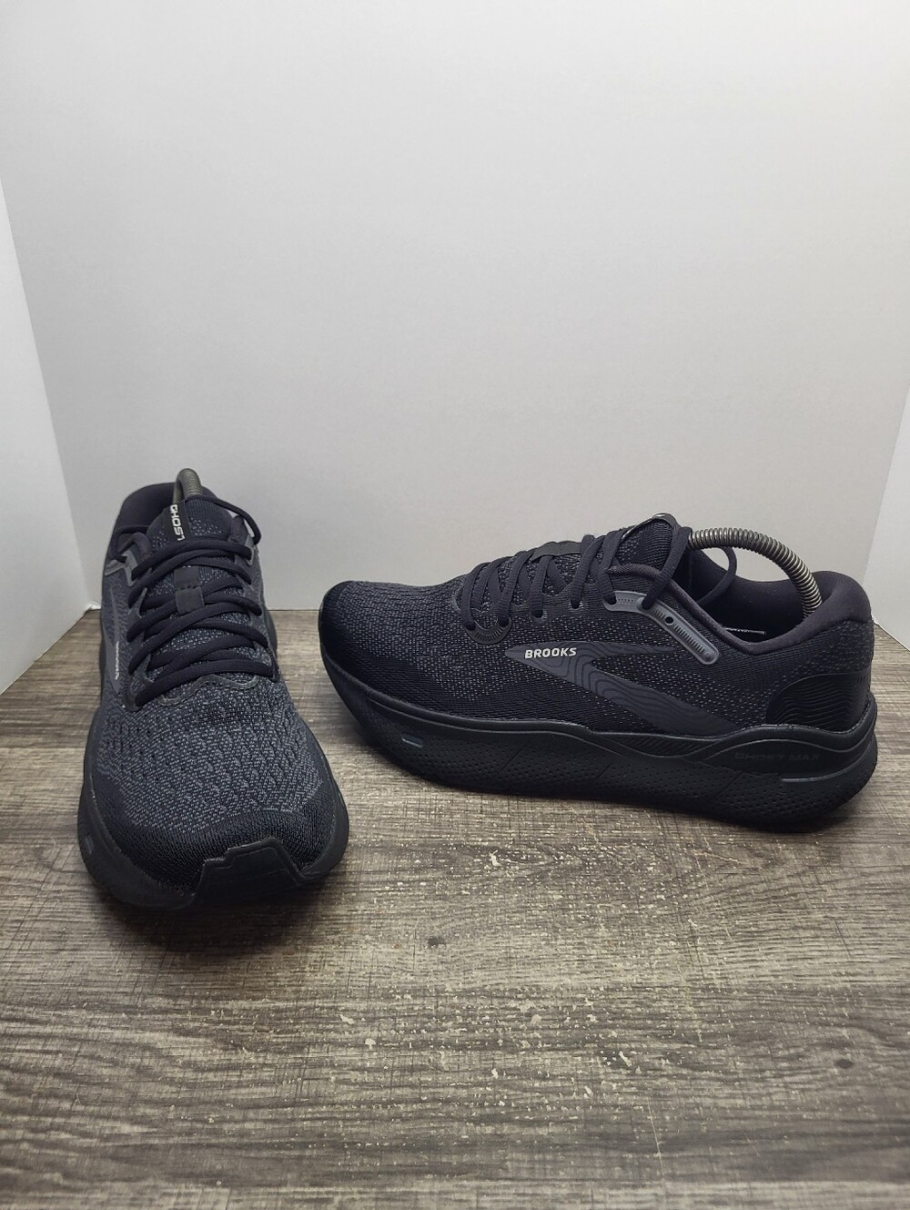 Brooks Ghost Max Sneakers Women’s Size 10 Black Ebony Athletic Running Shoes